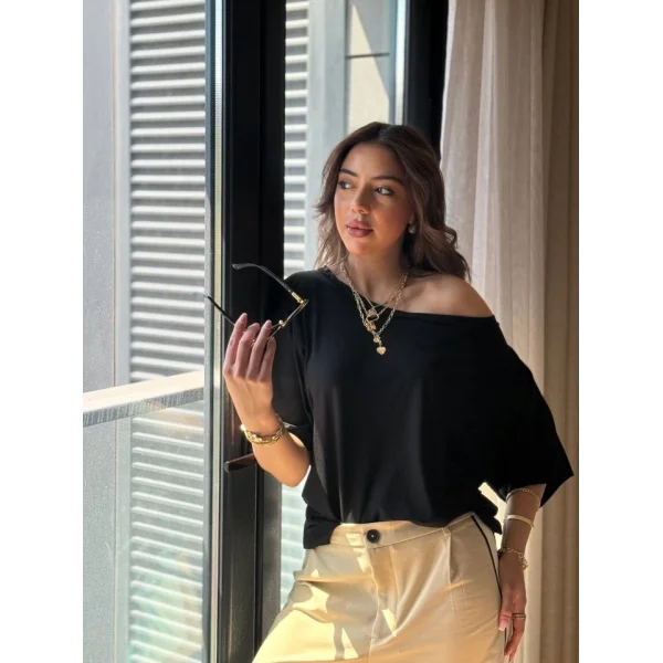 Kadın Tek Omuzu Açık Kısa Kollu Salaş Viskon Bluz