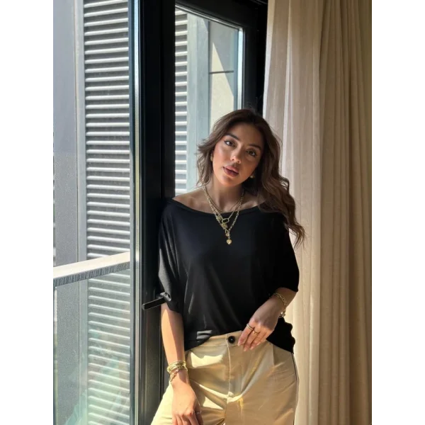 Kadın Tek Omuzu Açık Kısa Kollu Salaş Viskon Bluz