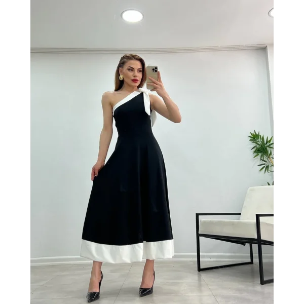 Kadın Tek Omuzu Açık Omuzlardan Kurdela Detaylı çift Renkli Ithal Krep Elbise