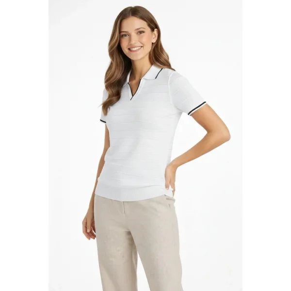 Kadın Triko Kumaş Yakalı Düğmesiz Açık Yaka Fitilli Kısa Kollu Regular Fit Tişört T-shirt - Beyaz