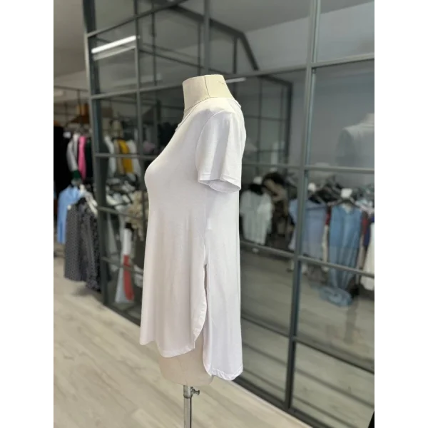 Kadın Türlü Viskon Kumaş Yırtmaç Detaylı Bluz