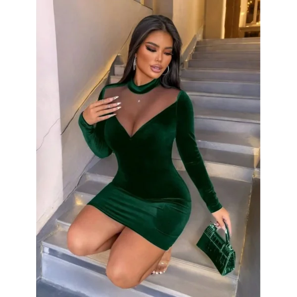 Kadın Uzun Kollu Balıkçı Yaka Tül Detaylı Mini Kadife Elbise