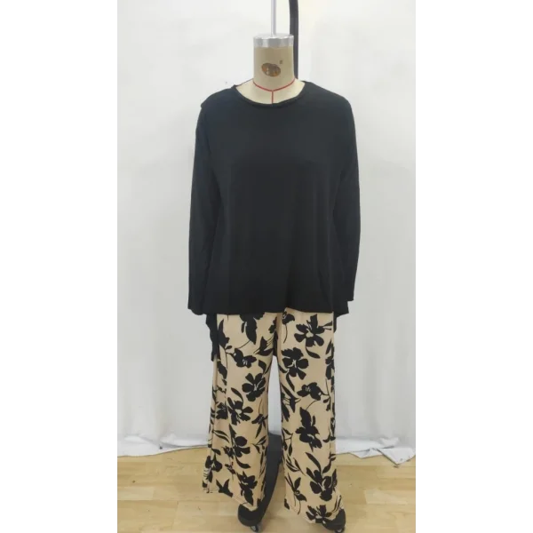 Kadın Uzun Kollu Bisiklet Yaka Asimetrik Kesim Detaylı Viskon Bluz Ve çiçek Desenli Iki Iplik Pantolon