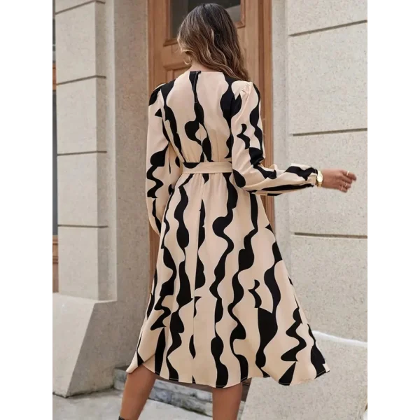 Kadın Uzun Kollu Bisiklet Yaka Geometrik Desenli Midi Dalgıç Elbise