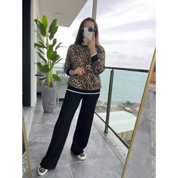 Kadın Uzun Kollu Bisiklet Yaka Leopar Desenli Iki Iplik Bluz Ve Viskon Iki Iplik Pantolon Ikili Takım