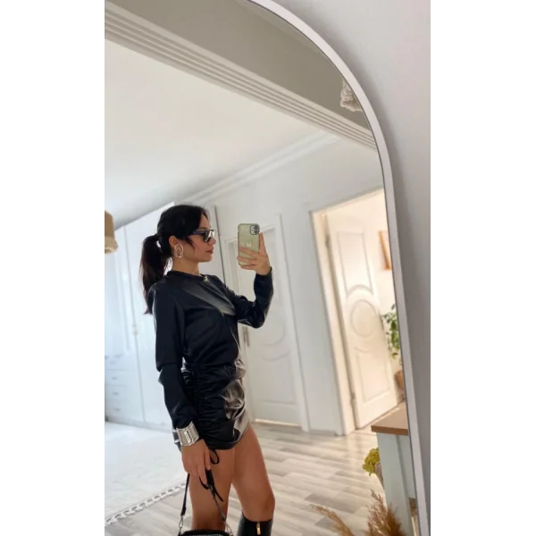 Kadın Uzun Kollu Bisiklet Yaka Yandan Büzgülü Kısa Deri Elbise