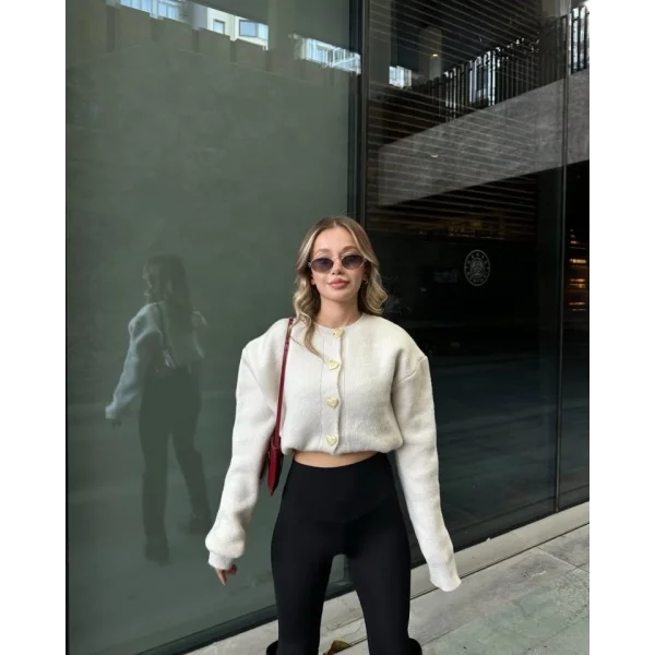 Kadın Uzun Kollu Kalp Düğme Detay Hırka