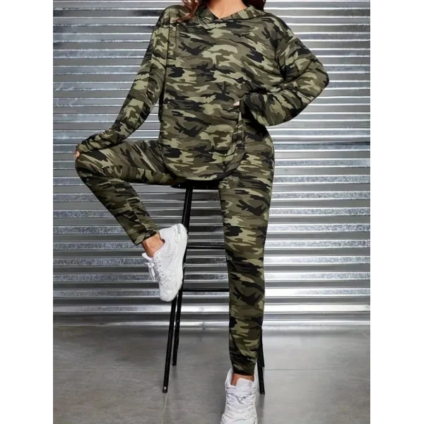 Kadın Uzun Kollu Kapşonlu Kamuflaj Desenli Bluz Ve Pantolon Tayt Ikili Takım