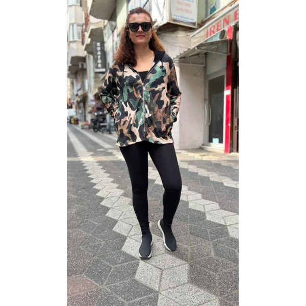 Kadın Uzun Kollu Kapüşon Detay Dijital Baskılı Ceket