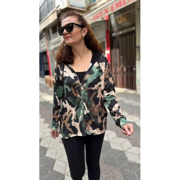 Kadın Uzun Kollu Kapüşon Detay Dijital Baskılı Ceket