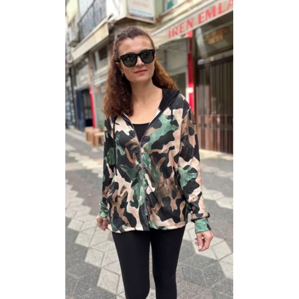 Kadın Uzun Kollu Kapüşon Detay Dijital Baskılı Ceket
