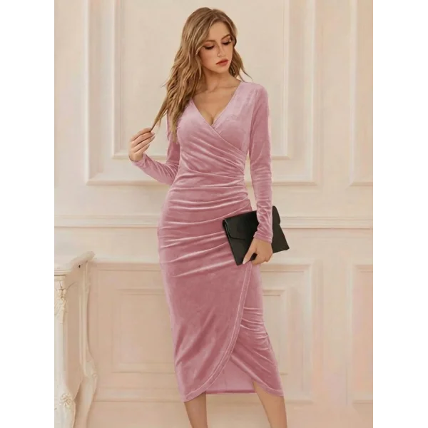 Kadın Uzun Kollu Kruvaze Yaka Belden Büzgü Detay Midi Kadife Elbise