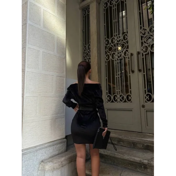 Kadın Uzun Kollu Kruvaze Yaka Omuz Dekolteli Kemer Dahil Mini Kadife Elbise