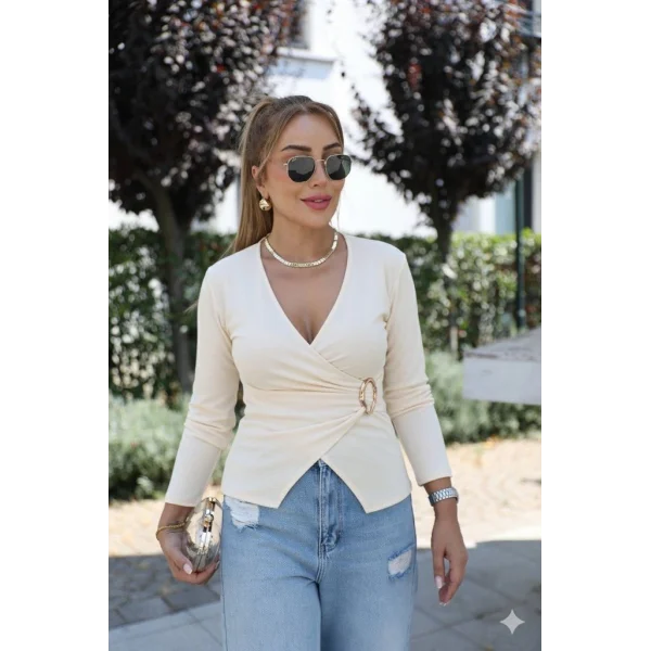 Kadın Uzun Kollu Kruvaze Yakalı Toka Detaylı Viskon Bluz