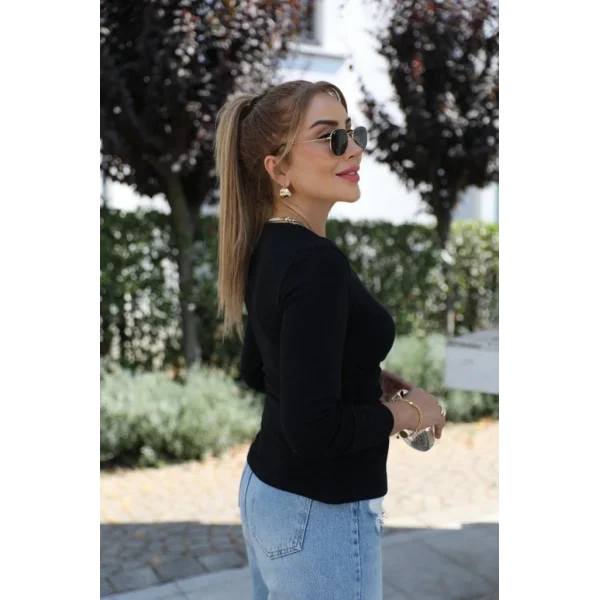 Kadın Uzun Kollu Kruvaze Yakalı Toka Detaylı Viskon Bluz