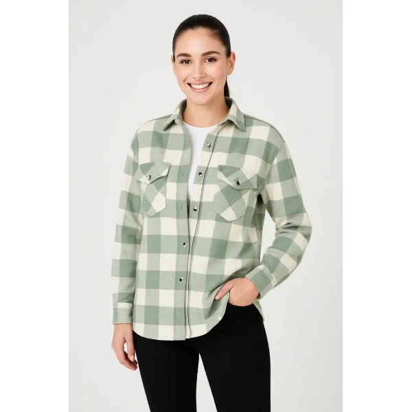 Kadın Oduncu Gömlek – Uzun Kollu, Şardonlu Kumaş, Kırmızı Beyaz Kareli Desen, Regular Fit, Çift Cepli, Manşetli Günlük Şık Stil - Su yeşili