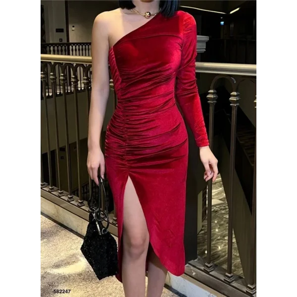 Kadın Uzun Kollu Omuz Dekolteli Büzgü Ve Asimetrik Yırtmaç Detay Elbise