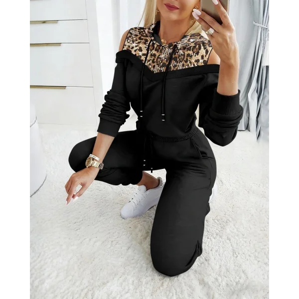 Kadın Uzun Kollu Omuzlardan Açık Leopar Desenli Kapşonlu Viskon Iki Iplik Bluz Ve Pantolon Ikili Takım