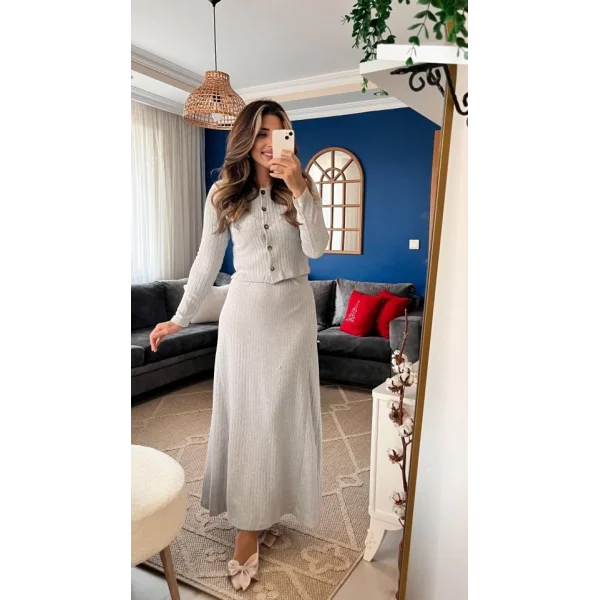 Kadın Uzun Kollu önden Düğmeli Bluz Ve Yüksek Bel A Kesim Uzun Etek şardonlu Kaşkorse Ikili Takım