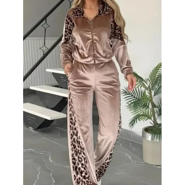 Kadın Uzun Kollu önden Fermuarlı Leopar Detaylı Kadife Bal Köpüğü Bluz Ve Pantolon Ikili Takım