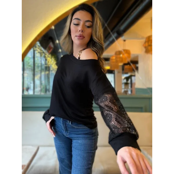 Kadın Uzun Kollu Tek Omuzu Açık Askılı Toka Ve Dantel Detay Viskon Iki Iplik Bluz