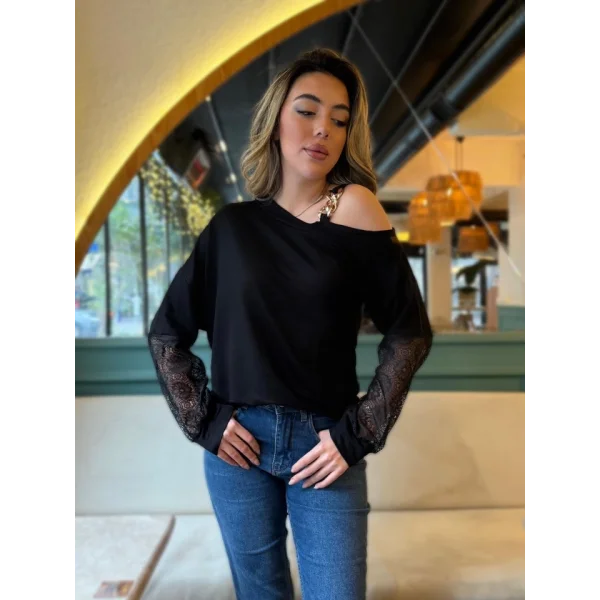 Kadın Uzun Kollu Tek Omuzu Açık Askılı Toka Ve Dantel Detay Viskon Iki Iplik Bluz