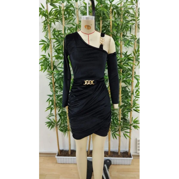 Kadın Uzun Kollu Tek Omuzu Açık Tokalı Takma Kol Detaylı Kısa Kadife Elbise