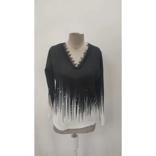 Kadın Uzun Kollu V Dantel Yaka Desenli Modal Bluz