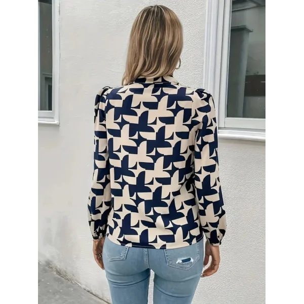 Kadın Uzun Kollu V Hakim Yaka Desenli Dalgıç Bluz
