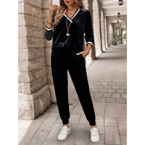 Kadın Uzun Kollu V Yaka Kadife Bluz Ve Pantolon Ikili Takım