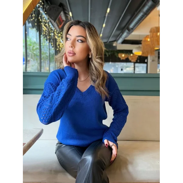 Kadın Uzun Kollu V Yaka Kol Delikli Baklava Desen Detaylı Triko Kazak