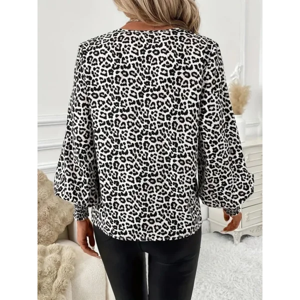 Kadın Uzun Kollu V Yaka Kollar Gipe Detaylı Leopar Desenli Süprem Bluz
