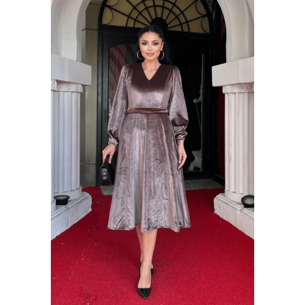 Kadın Uzun Kollu V Yaka Kuşak Dahil Kadife Kumaş Midi Boy Elbise