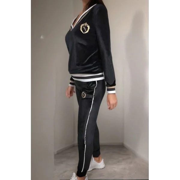 Kadın Uzun Kollu V Yaka Yakası Ve Kol Ağzı şerit Detay Armalı Kadife Takım