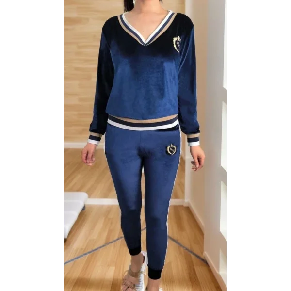 Kadın Uzun Kollu V Yaka Yakası Ve Kol Ağzı şerit Detay Kadife Takım