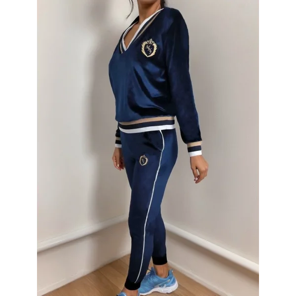 Kadın Uzun Kollu V Yaka Yakası Ve Kol Ağzı şerit Detay Kadife Takım