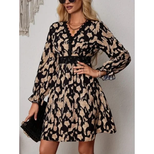 Kadın Uzun Kollu V Yakalı Dantel Detaylı Desenli Dalgıç Elbises