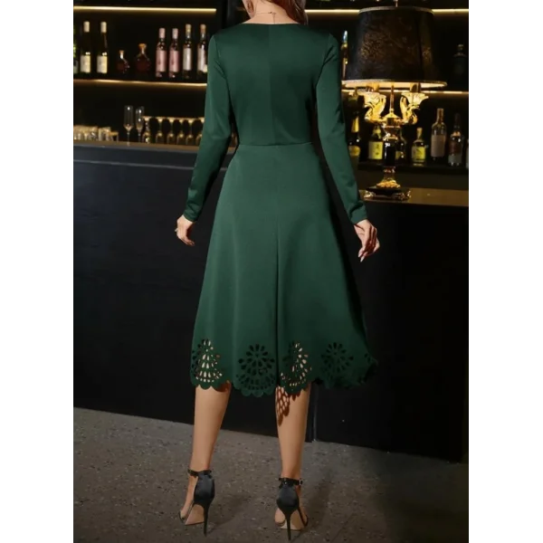 Kadın Uzun Kollu V Yakalı Lazer Kesim Detaylı Midi Ithal Krep Elbise