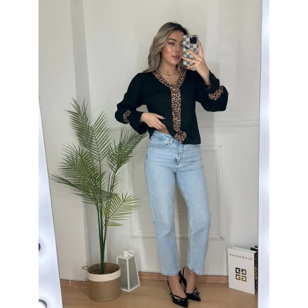 Kadın Uzun Kollu V Yakalı Leopar Detaylı Krep Bluz