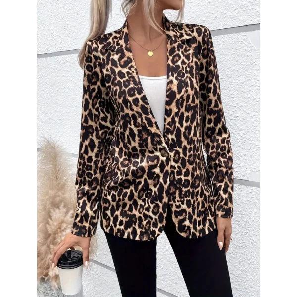 Kadın Uzun Kollu Yakalı Vatkalı Detaylı Leopar Desenli önden Düğmeli Atlas Ceket