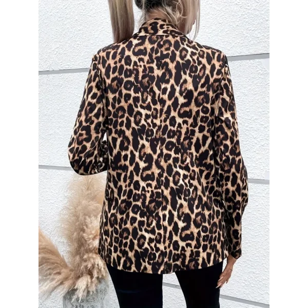 Kadın Uzun Kollu Yakalı Vatkalı Detaylı Leopar Desenli önden Düğmeli Atlas Ceket