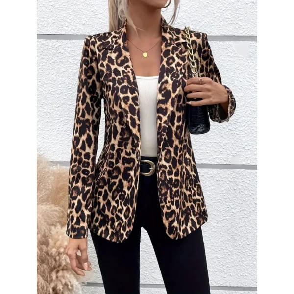 Kadın Uzun Kollu Yakalı Vatkalı Detaylı Leopar Desenli önden Düğmeli Atlas Ceket