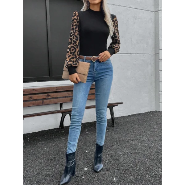 Kadın Uzun Kollu Yarı Balıkçı Yaka Leopar Detaylı Kaşkorse Bluz