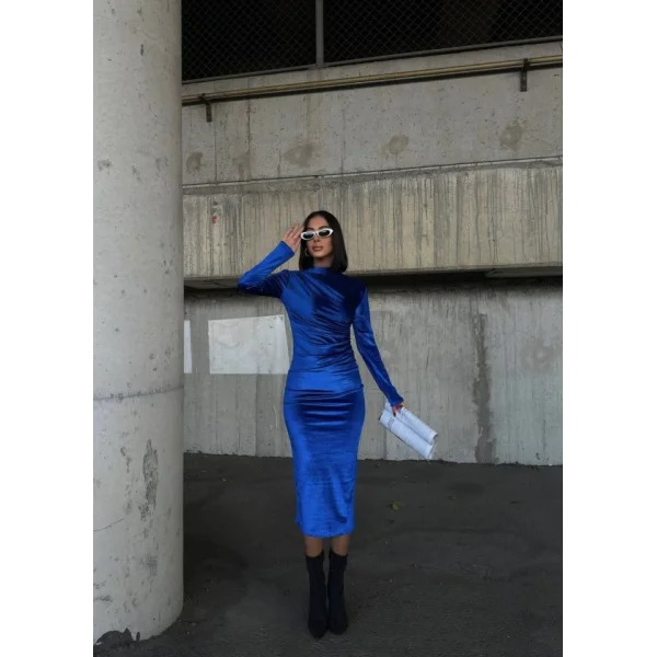 Kadın Uzun Kollu Yarım Balıkçı Yaka Büzgü Detay Kadife Kumaş Elbise