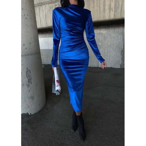 Kadın Uzun Kollu Yarım Balıkçı Yaka Büzgü Detay Kadife Kumaş Elbise