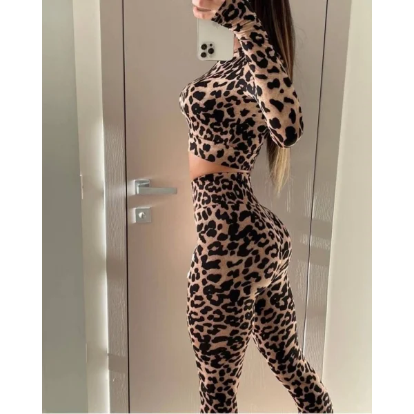 Kadın Uzun Kollu Yarım Balıkçı Yaka Full Leopar Baskılı Kısa Bluz Ve Pantolon Ikili Takım
