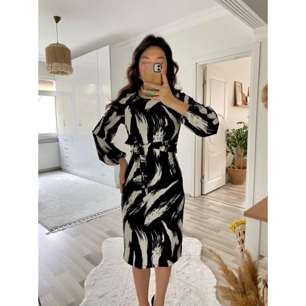 Kadın Uzun Kollu Yuvarlak Yaka Belden Kuşaklı Hazır Desenli Midi Krep Elbise