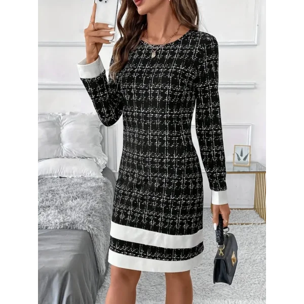 Kadın Uzun Kollu Yuvarlak Yaka Etek Ucu şerit Detaylı Kısa Dokuma Elbise