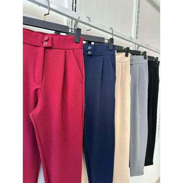 Kadın V Yaka Gipe Detay Kolsuz Yelek Ve Yüksek Bel Kısa Paça Pantolon Ikili Takım