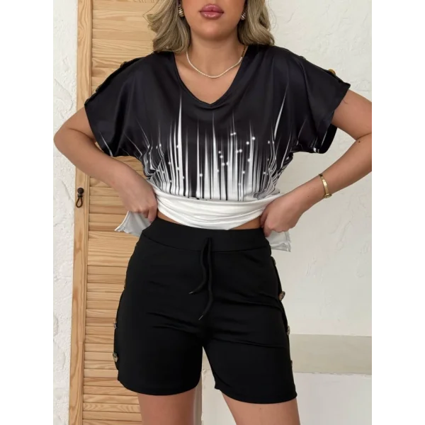 Kadın V Yaka Kısa Kol Kenarları Minik Yırtmaç Detaylı Dalgıç Bluz + Düğme Detaylı Dalgıç şort